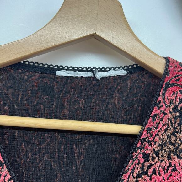 Vintage Y2K 2000s Pink Black VNeck Paisley Lace Trim 3/4 Sleeve Knit Top Blouse - Picture 5 of 6